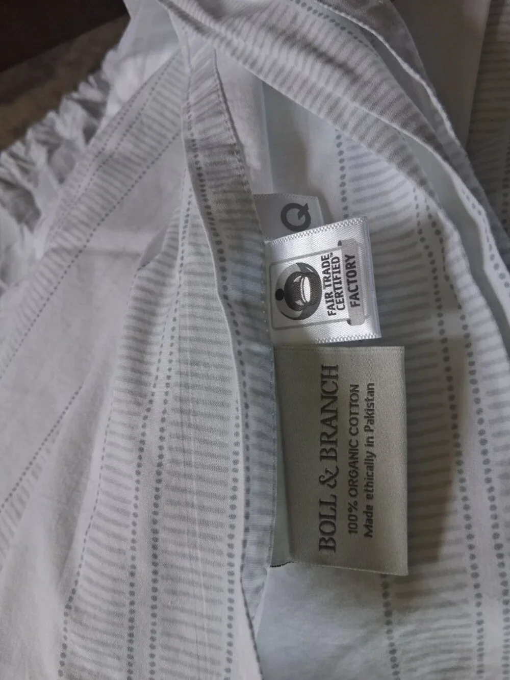 Boll & Branch White Grey Serrated Stripes Queen Percale Hemmed Sheet Set. FLAWS